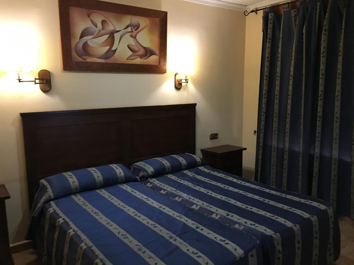 Hostal Mesón Arboleas Exterior foto